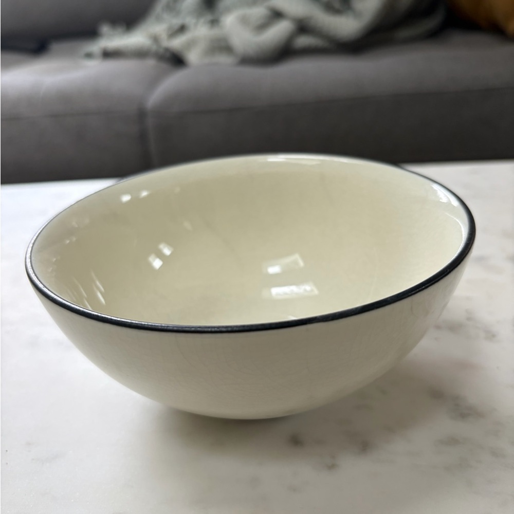 Crate&Barrel Kathleen Wills Kita pattern cereal bowls. Set of 4 gently used.